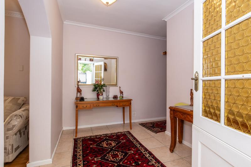 5 Bedroom Property for Sale in Constantia Western Cape